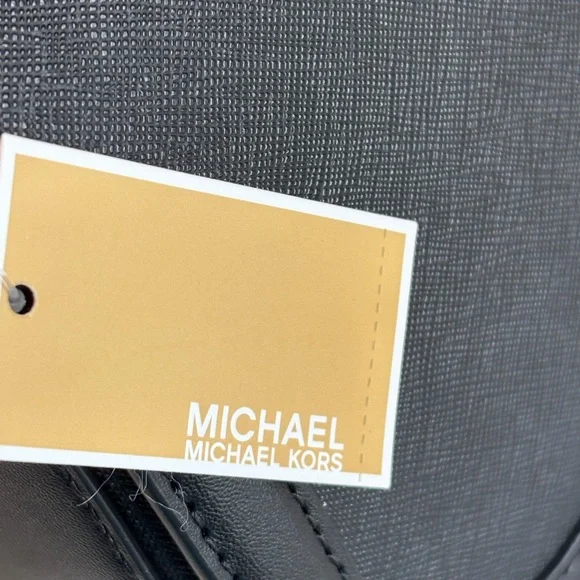 Michael Kors Black Crossbody Bag Sleek and Stylish - Picture 4 of 8